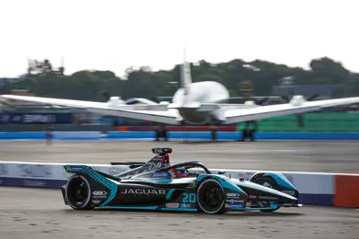 formula e season 7 - gkn - jaguar racing - 330x300 - 3.jpg (1)