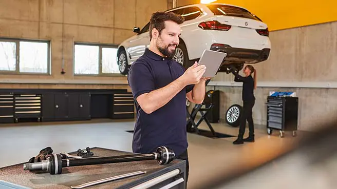 Aftermarket worker.jpg